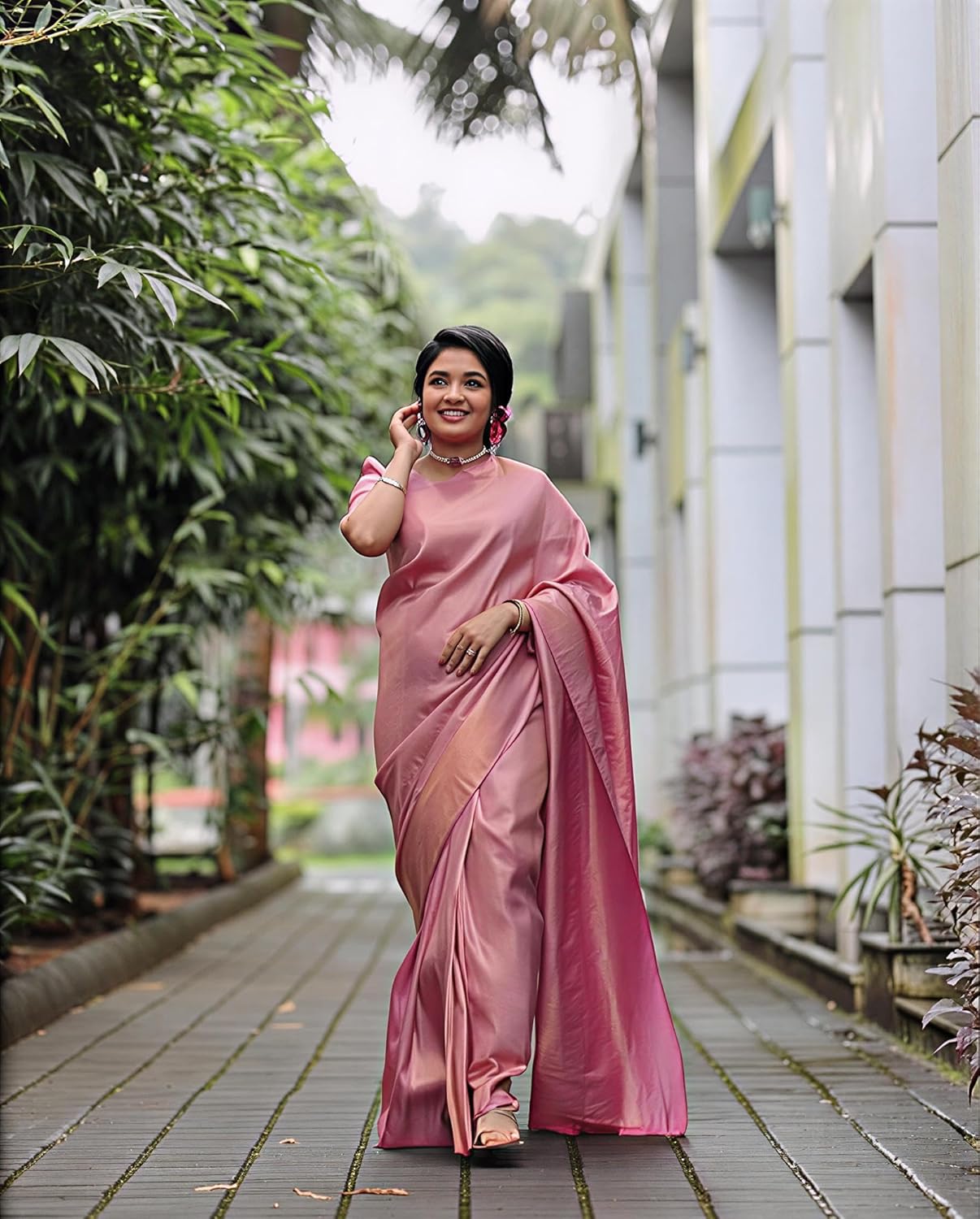 Women’s Banarasi Soft Litchi Silk Saree With Unstitched Blouse Piece
